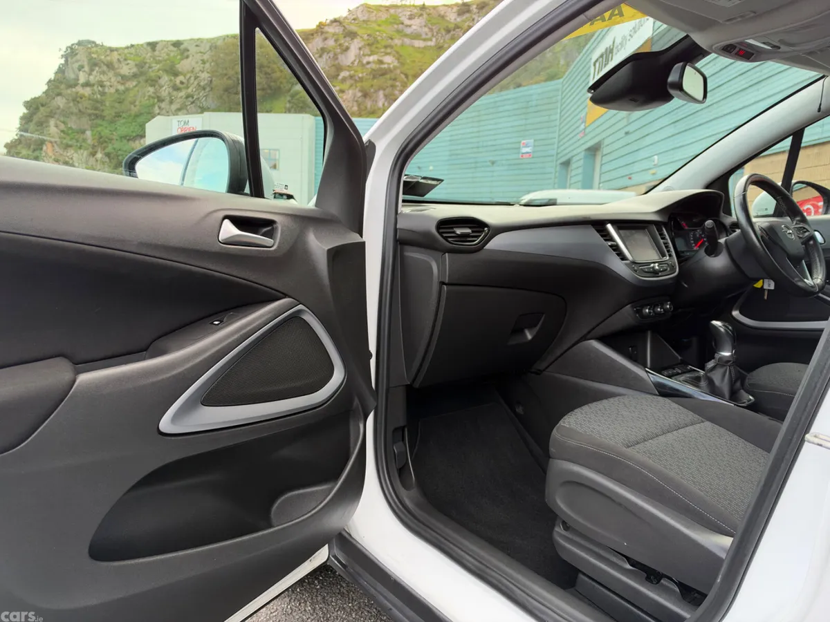 Opel Crossland X SUV, Petrol, 2018, White