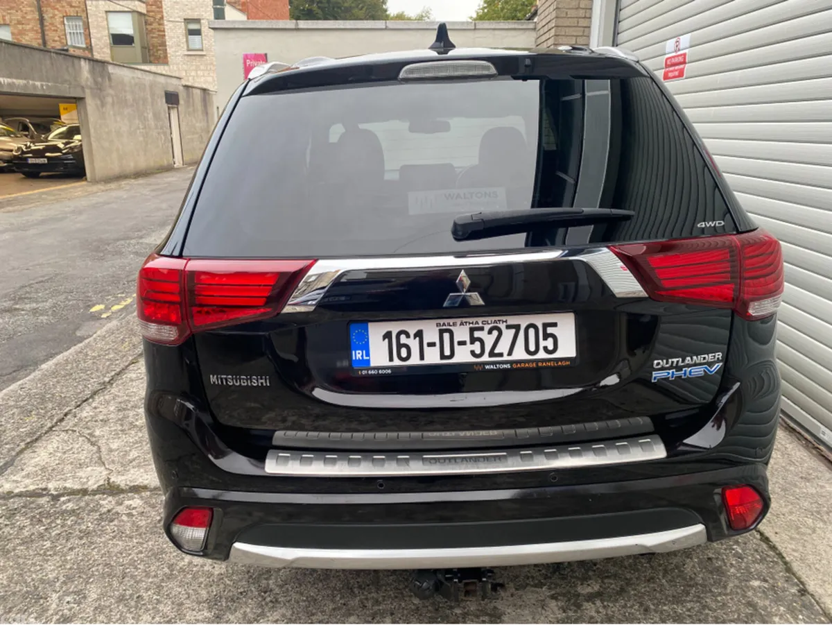 Mitsubishi Outlander Estate, Petrol Hybrid, 2016, Black