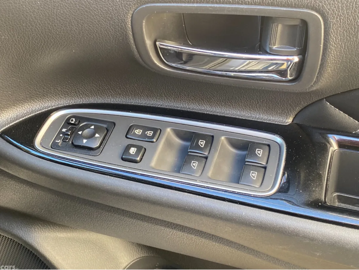 Mitsubishi Outlander Estate, Petrol Plug-in Hybrid, 2020, Grey