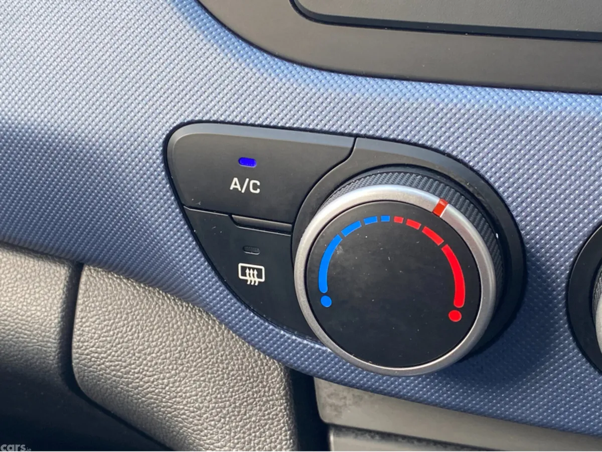 Hyundai i10 Hatchback, Petrol, 2018, Red