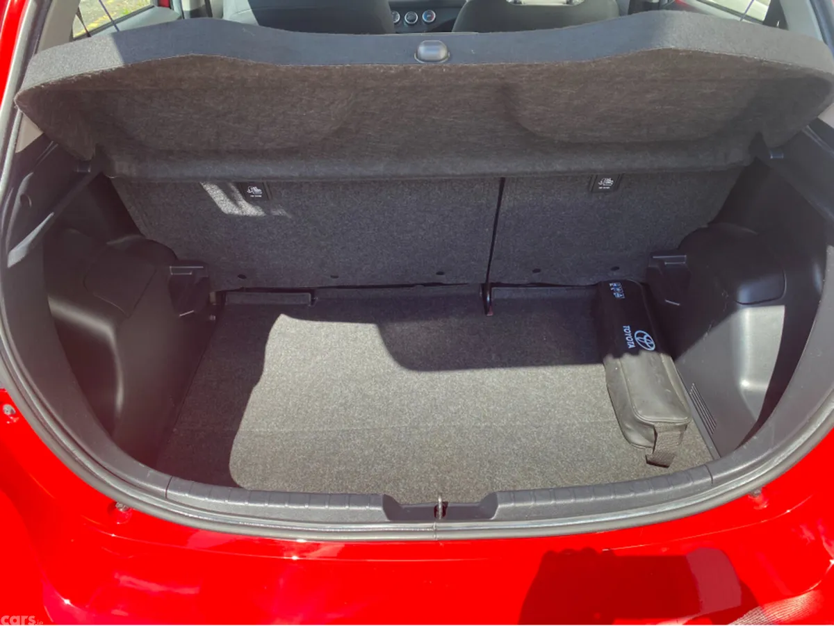 Toyota Yaris Hatchback, Petrol, 2020, Red