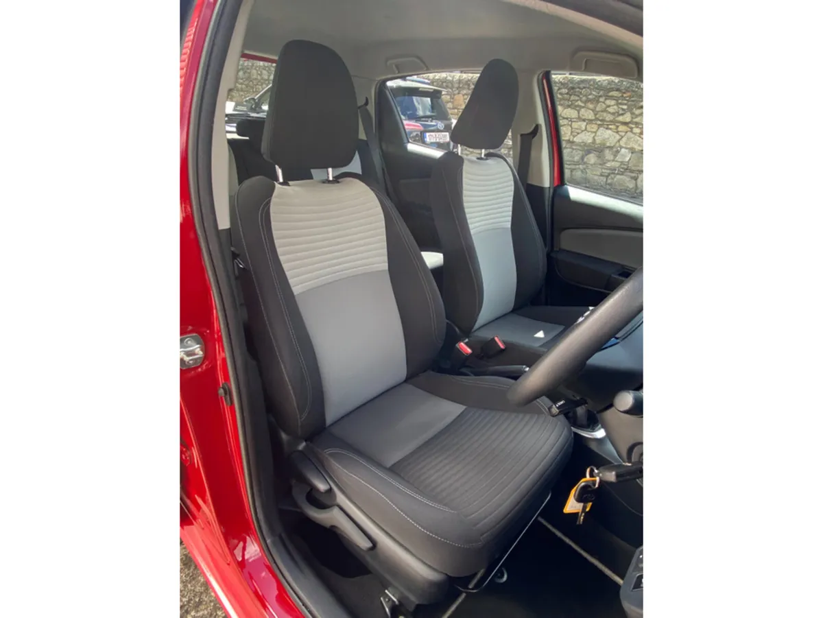 Toyota Yaris Hatchback, Petrol, 2020, Red