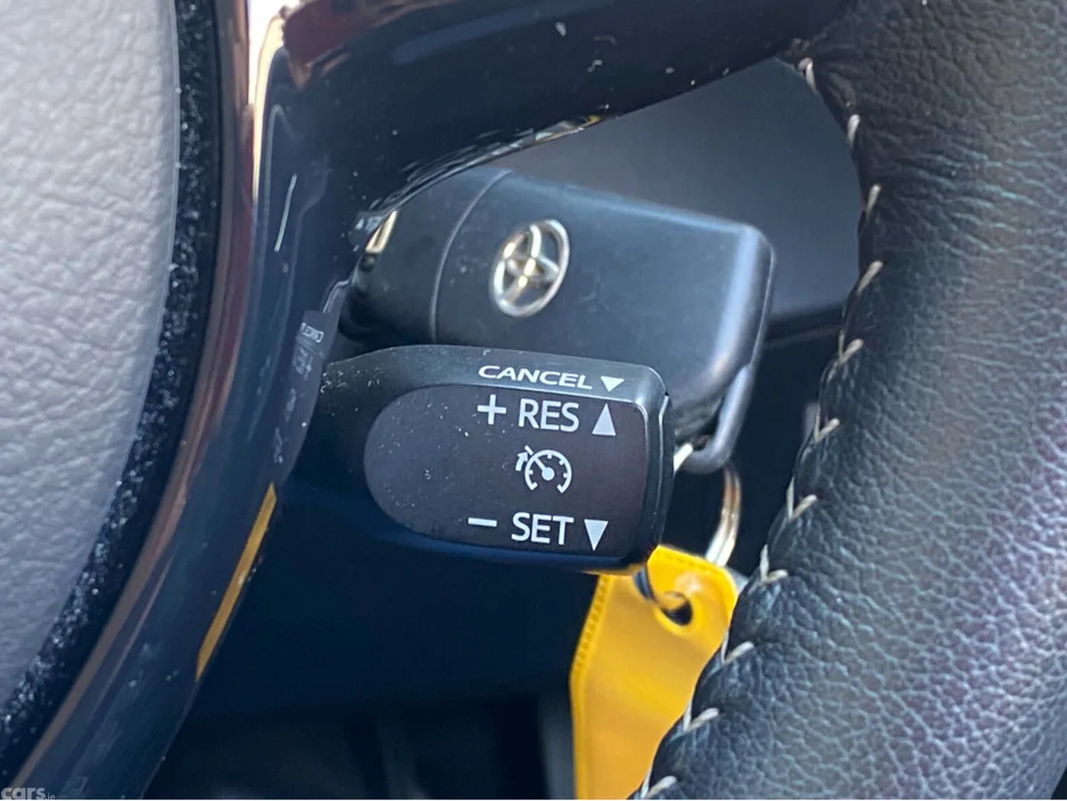 Toyota Yaris Hatchback, Petrol, 2020, Red