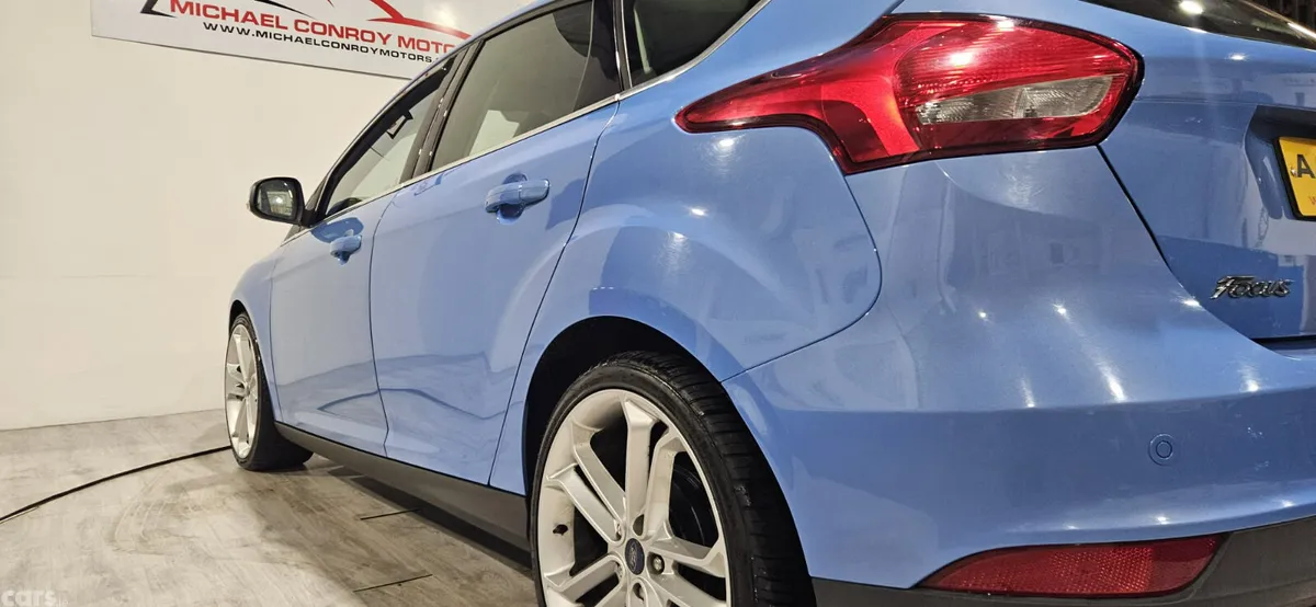Ford Focus Hatchback, Petrol, 2016, Blue