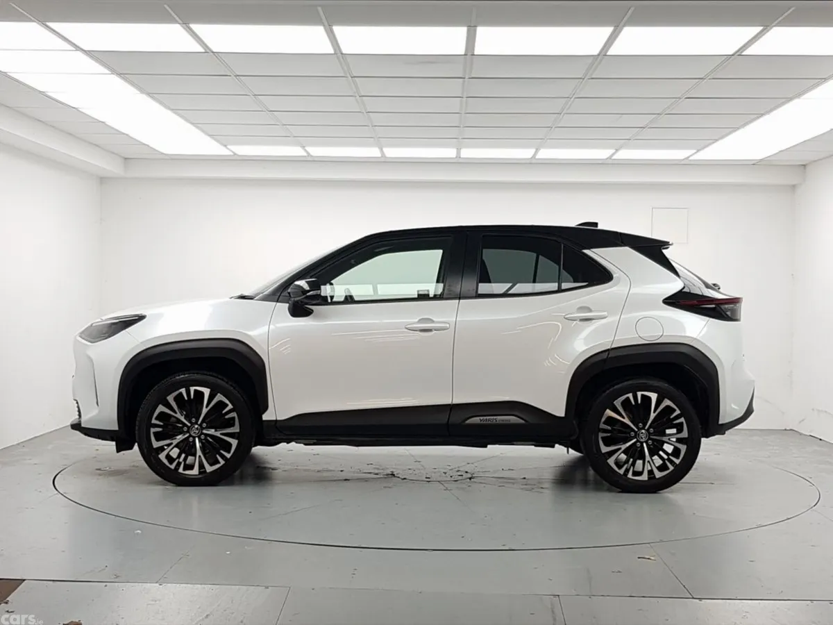 Toyota Yaris Cross SUV, Petrol Hybrid, 2024, White