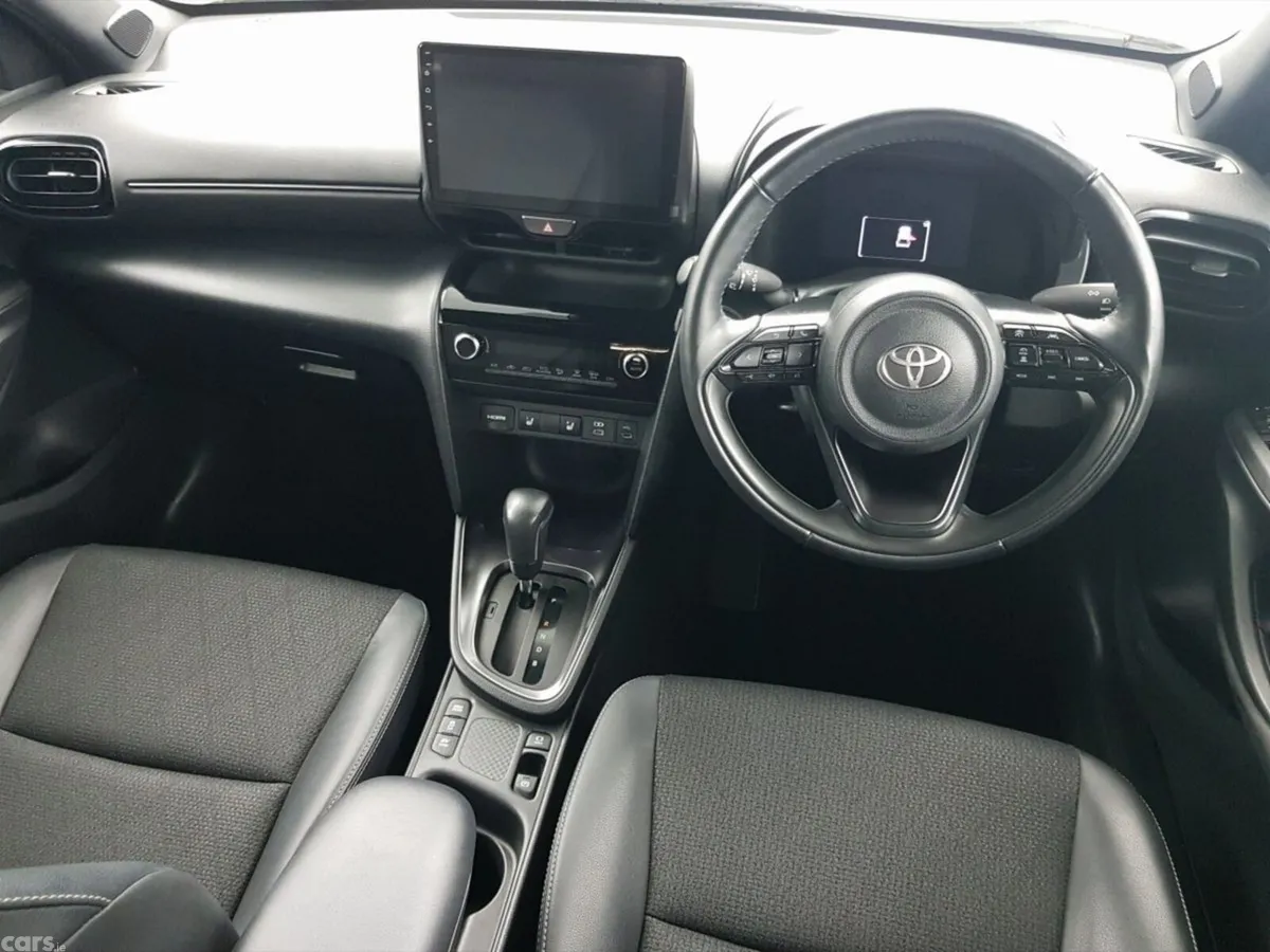 Toyota Yaris Cross SUV, Petrol Hybrid, 2024, White