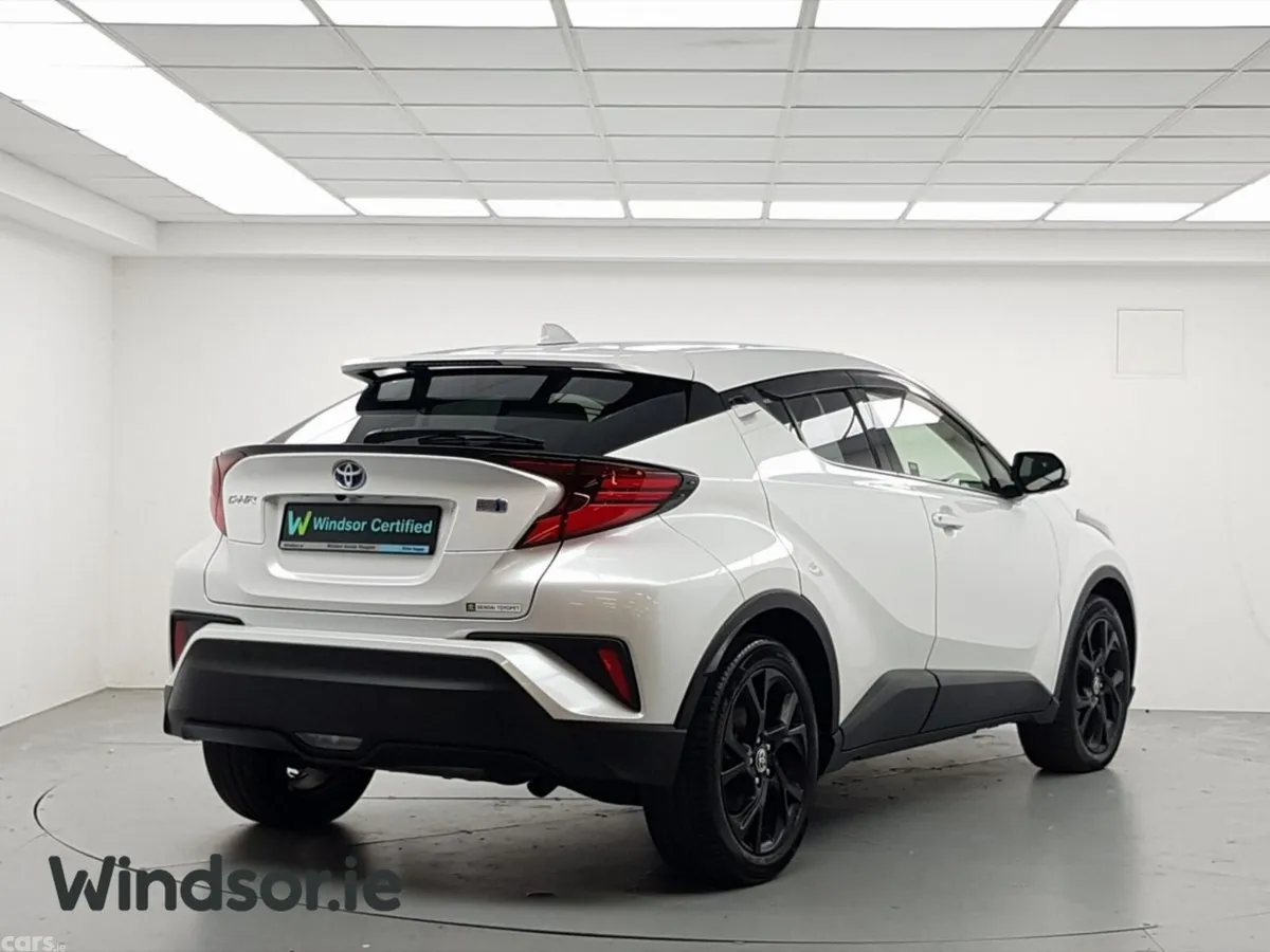 Toyota C-HR SUV, Petrol Hybrid, 2020, White