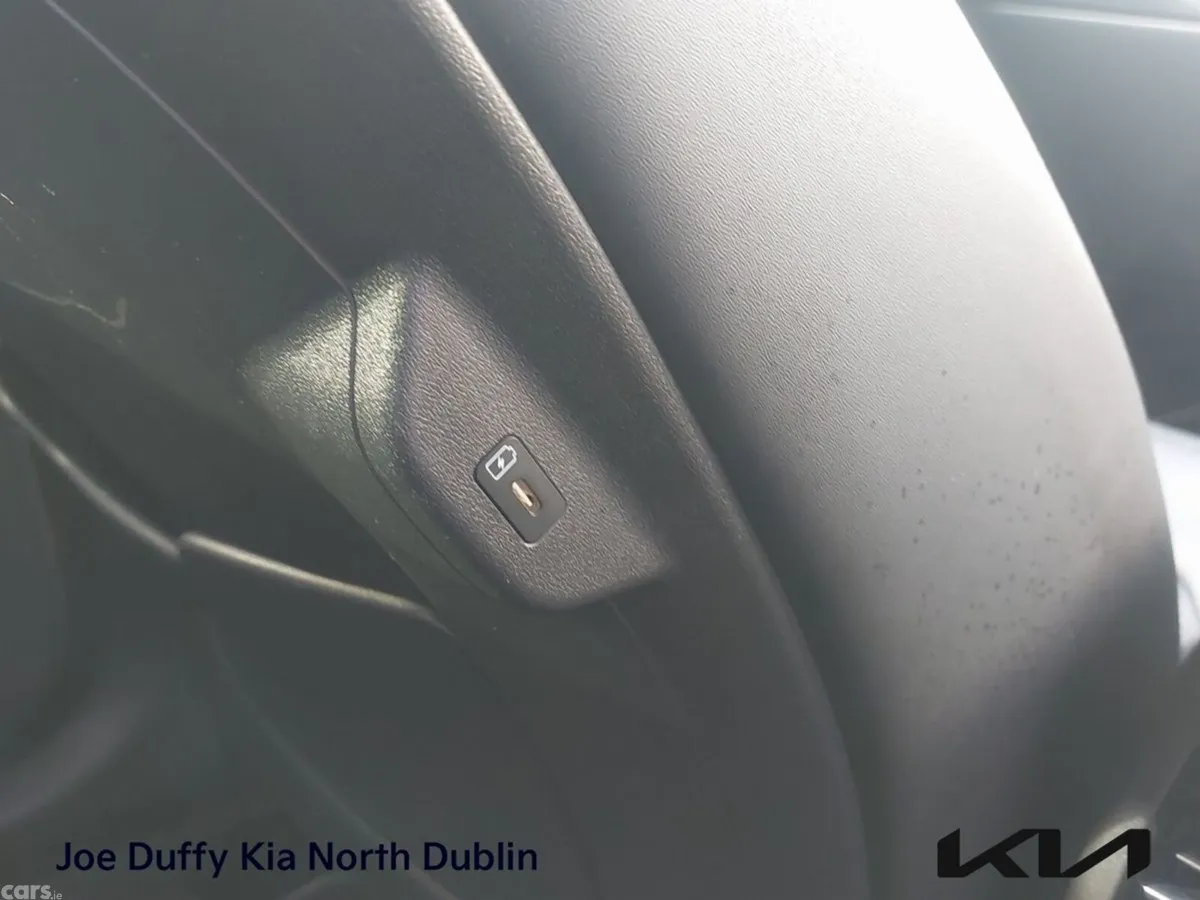 Kia Niro SUV, Petrol Plug-in Hybrid, 2023, Red