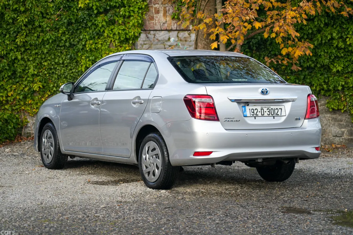 Toyota Corolla Saloon, Petrol Hybrid, 2019, Silver