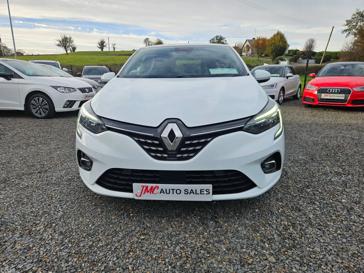 Renault Clio Hatchback, Petrol, 2022, White