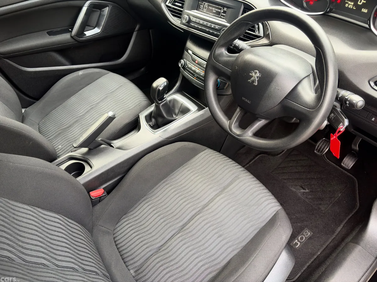 Peugeot 308 Hatchback, Diesel, 2016, Black