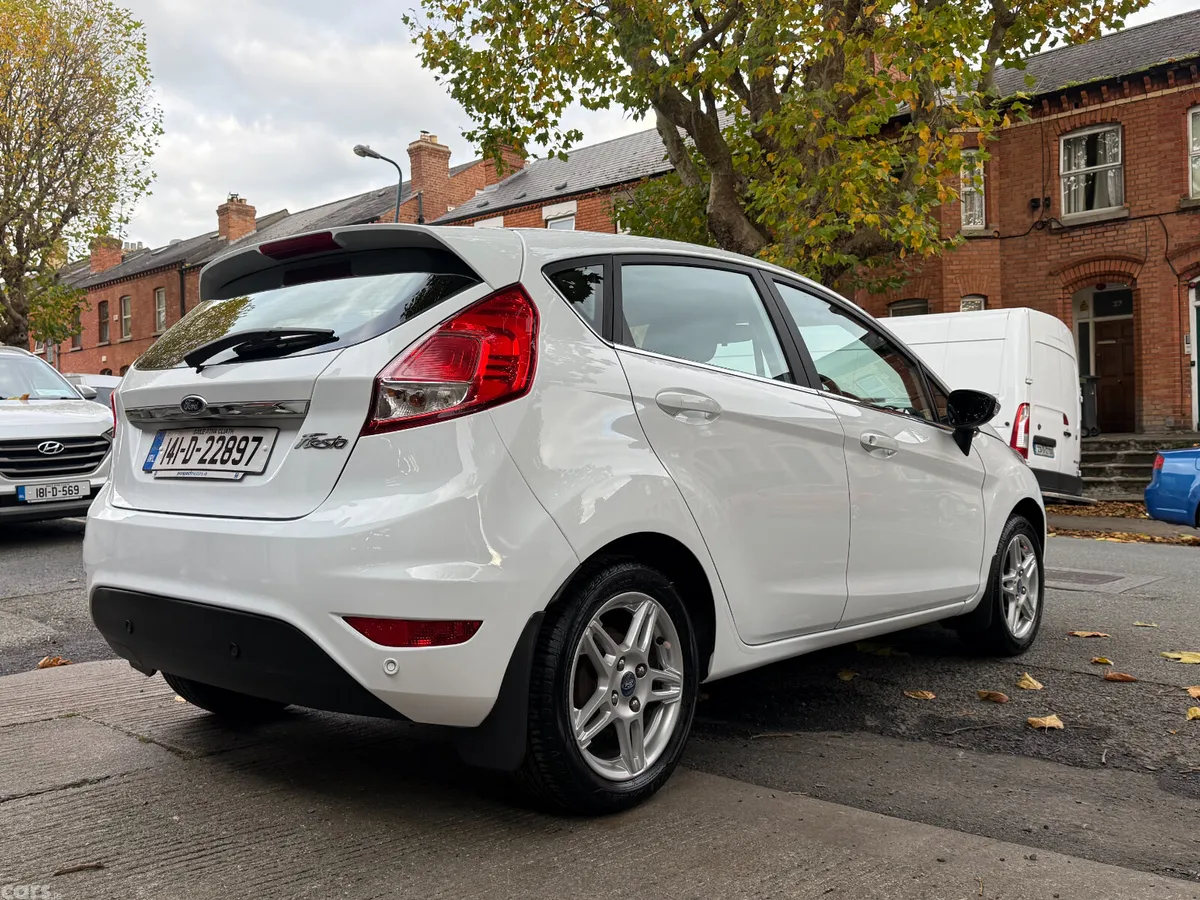 Ford Fiesta Hatchback, Petrol, 2014, White