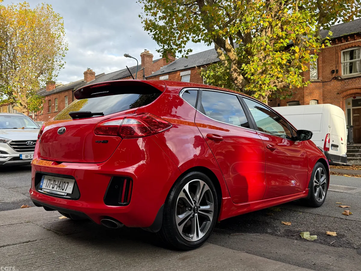 Kia Ceed Hatchback, Petrol, 2017, Red