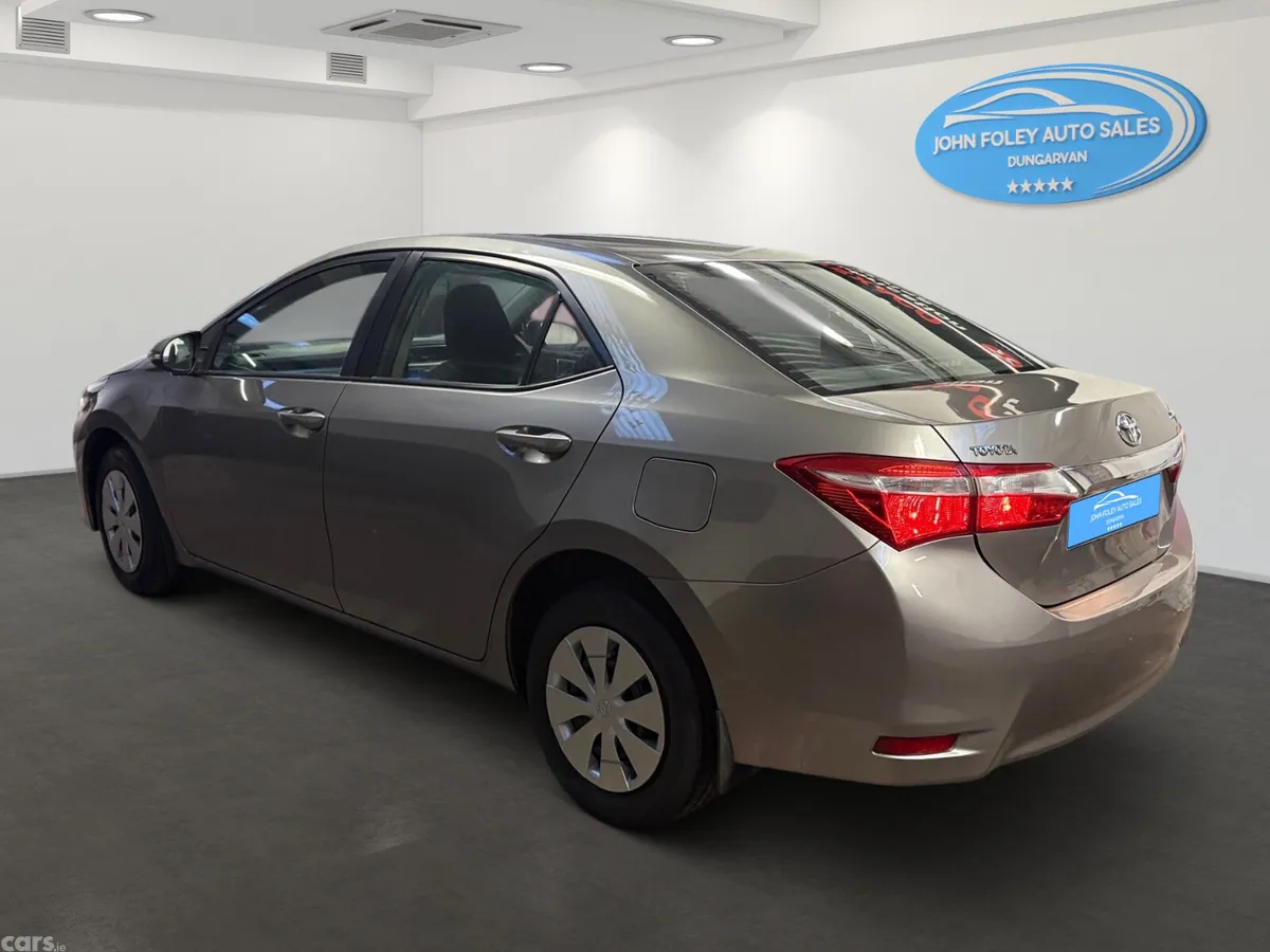 Toyota Corolla Saloon, Petrol, 2016, Beige
