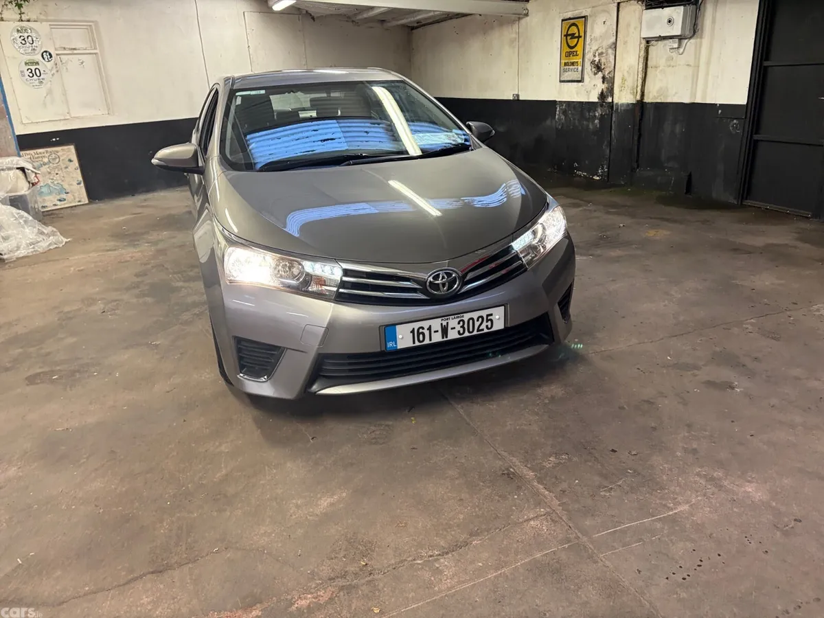Toyota Corolla Saloon, Petrol, 2016, Beige