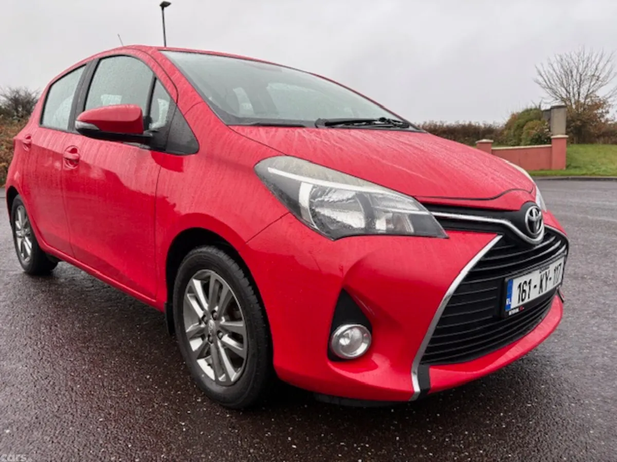 Toyota Yaris Hatchback, Petrol, 2016, Red