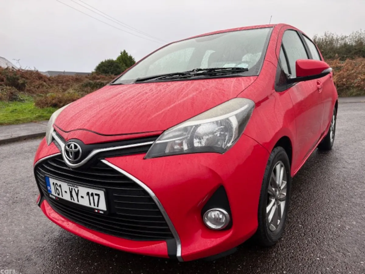 Toyota Yaris Hatchback, Petrol, 2016, Red
