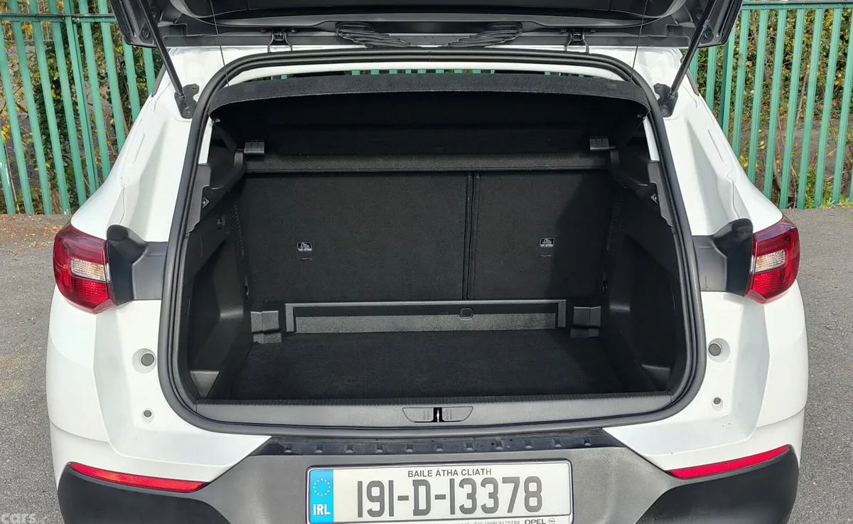 Opel Grandland X SUV, Diesel, 2019, White