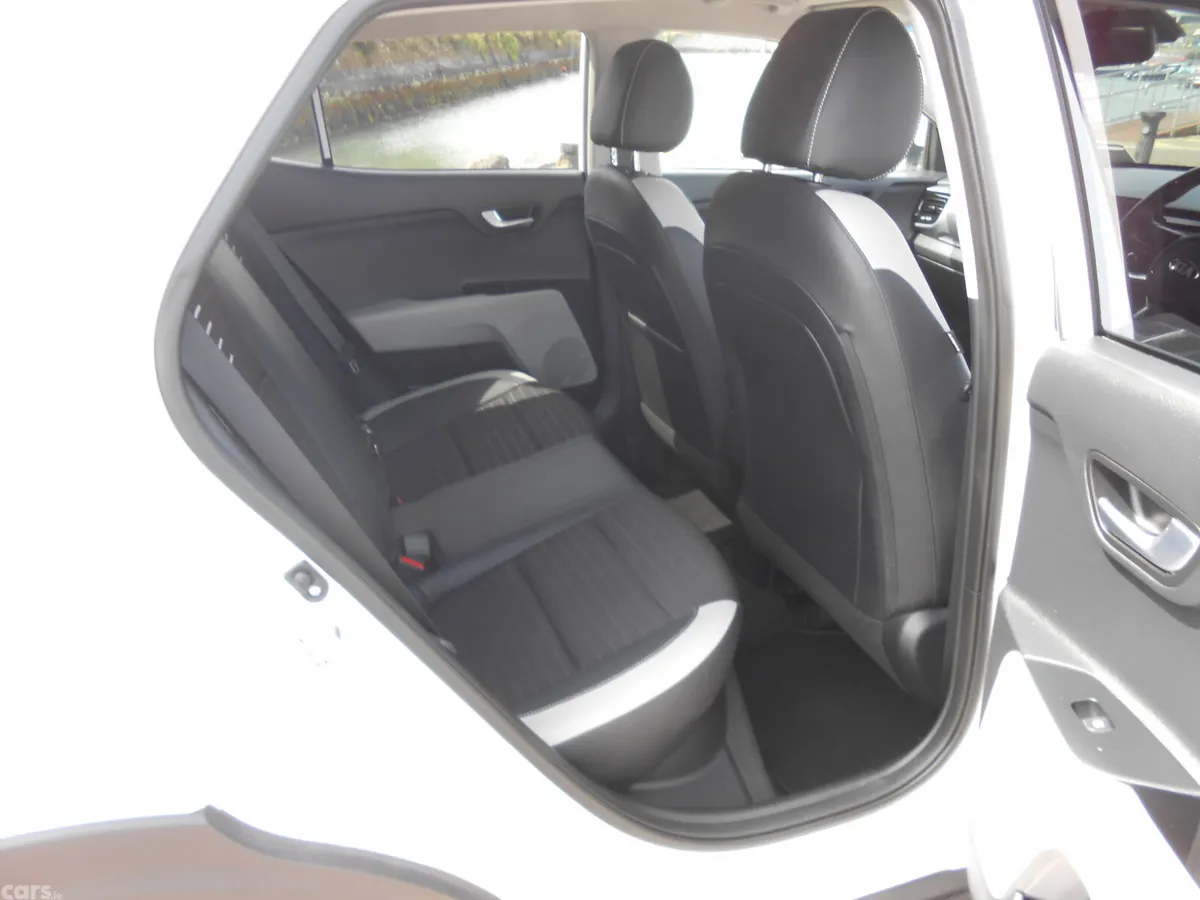 Kia Stonic SUV, Petrol, 2018, White