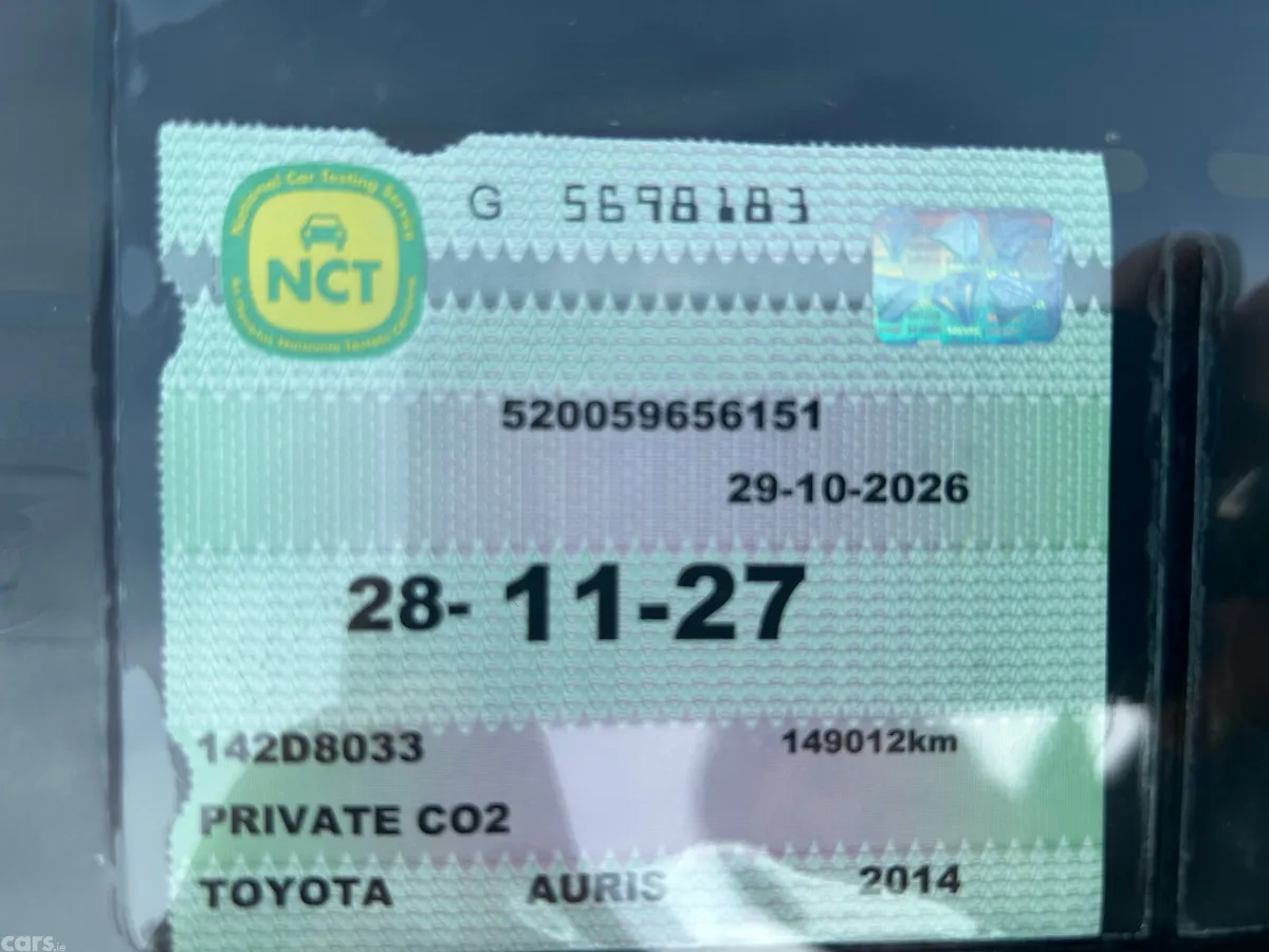 Toyota Auris Hatchback, Diesel, 2014, Silver