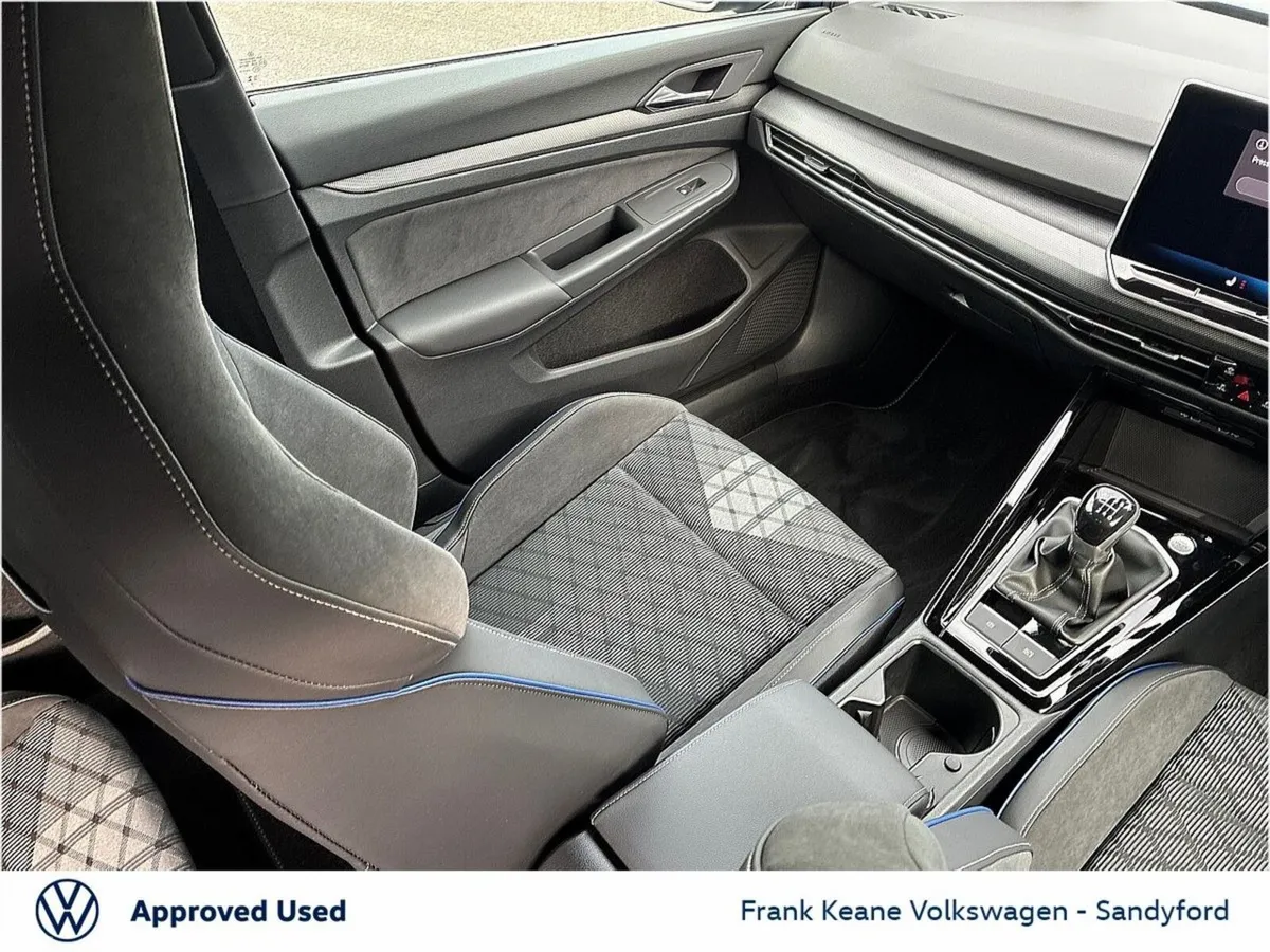 Volkswagen Golf Estate, Petrol, 2026, Blue