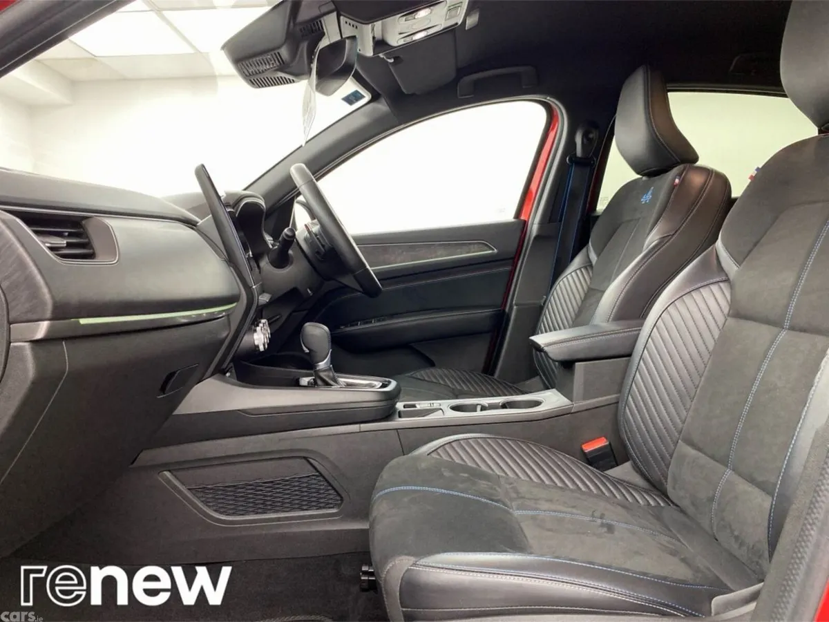 Renault Arkana Hatchback, Petrol, 2025, Red