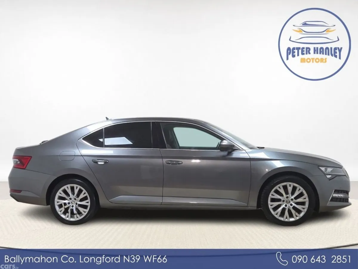Skoda Superb Hatchback, Petrol Plug-in Hybrid, 2023, Grey
