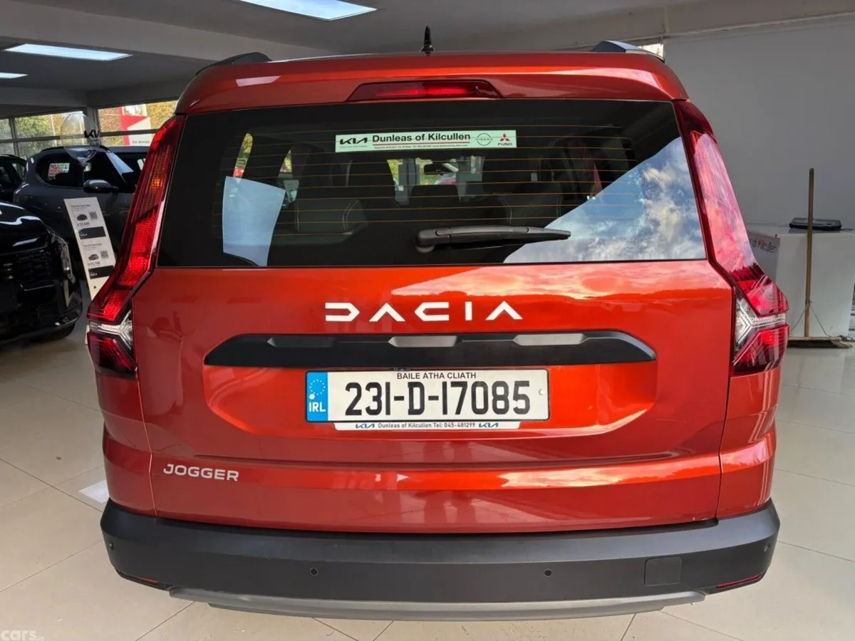 Dacia Jogger MPV, Petrol, 2023, Orange
