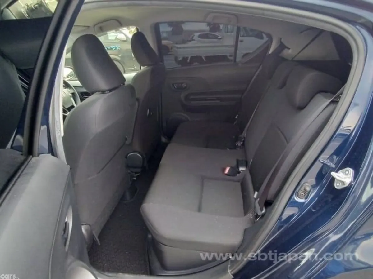 Toyota Aqua Hatchback, Petrol Hybrid, 2017, Blue