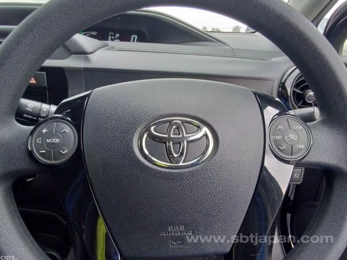 Toyota Aqua Hatchback, Petrol Hybrid, 2017, Blue