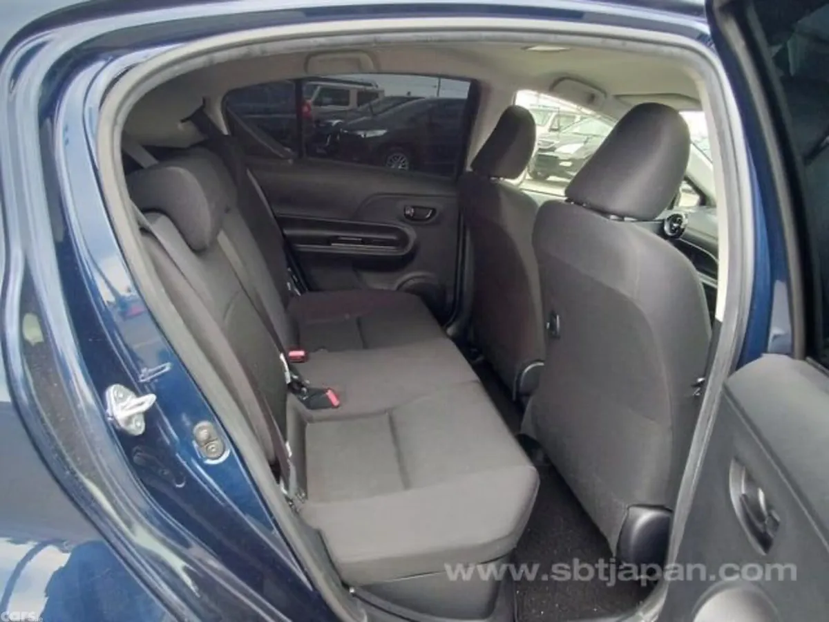 Toyota Aqua Hatchback, Petrol Hybrid, 2017, Blue