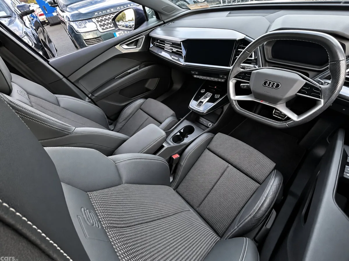 Audi e-tron SUV, Electric, 2023, Blue