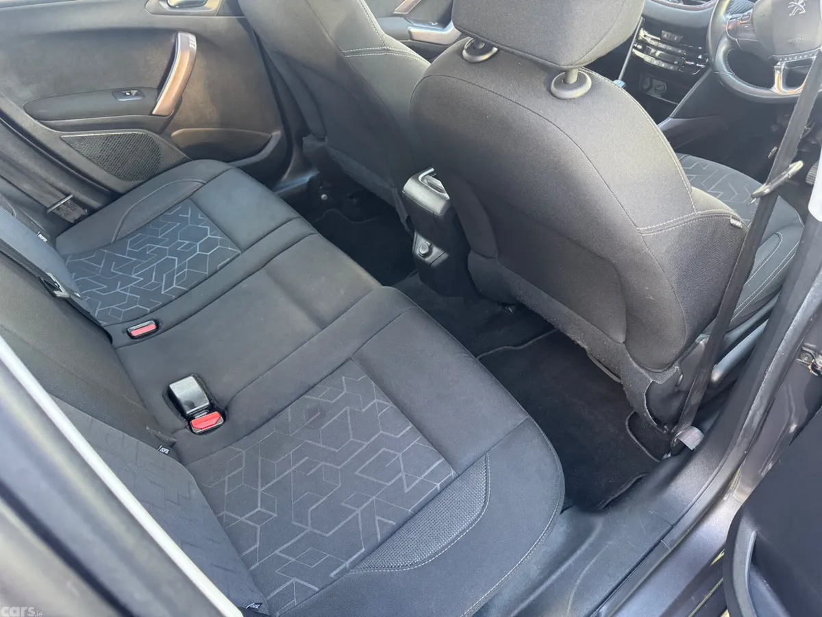 Peugeot 2008 SUV, Diesel, 2015, Grey
