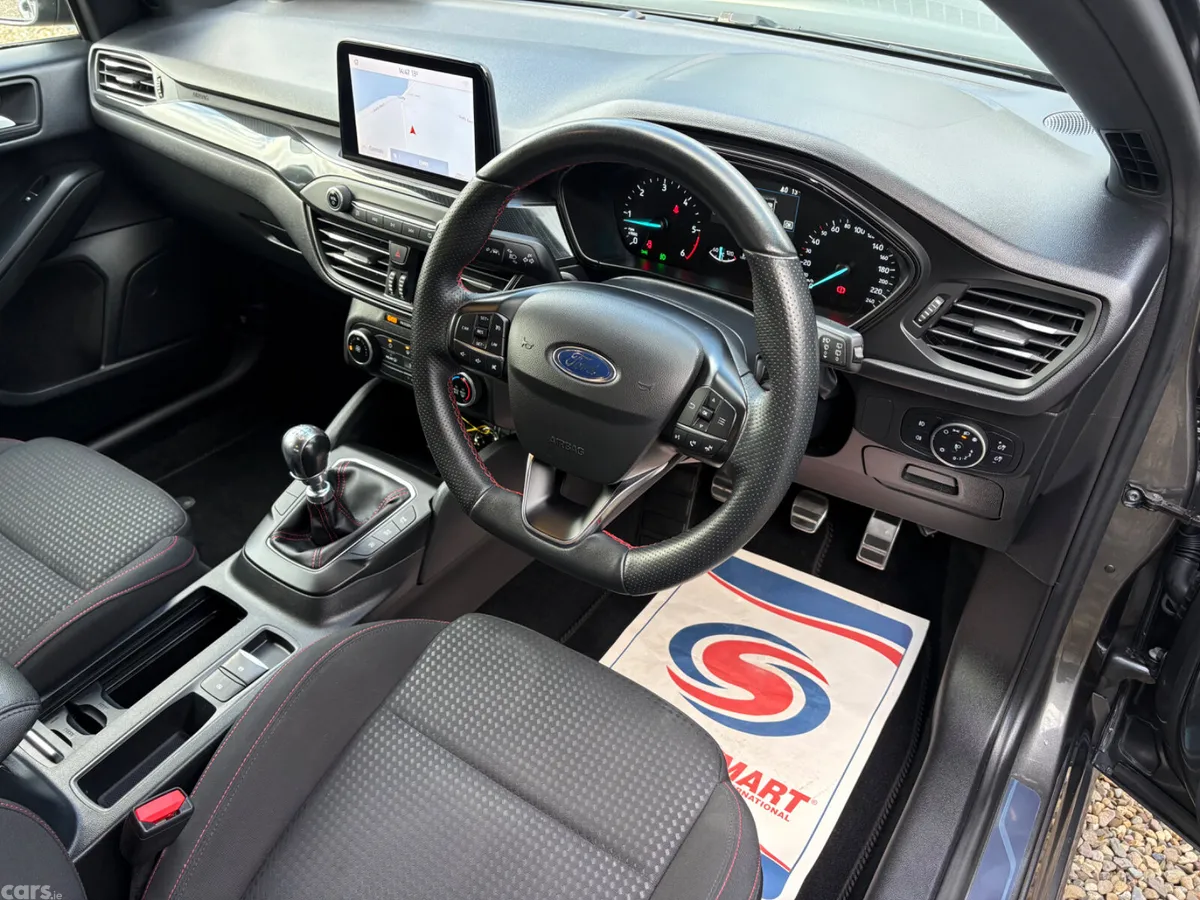 Ford Focus Hatchback, Diesel, 2020, Grey