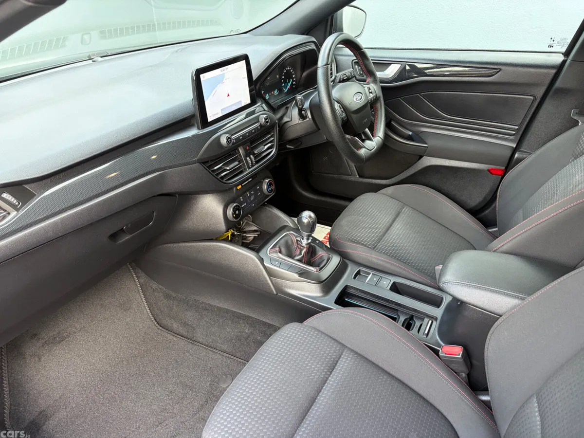 Ford Focus Hatchback, Diesel, 2020, Grey