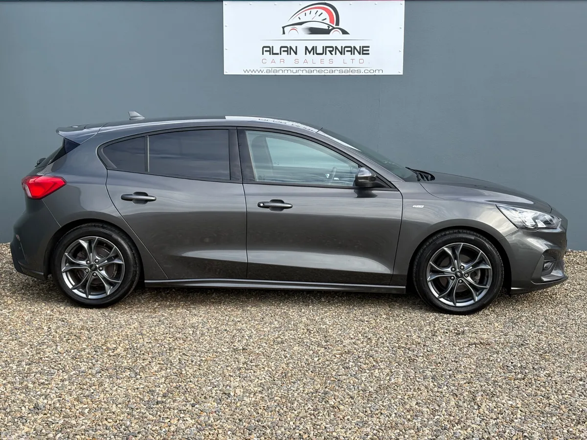 Ford Focus Hatchback, Diesel, 2020, Grey