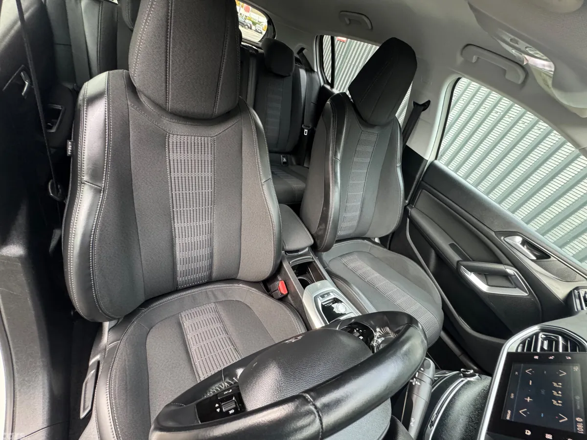 Peugeot 308 Hatchback, Petrol, 2017, White