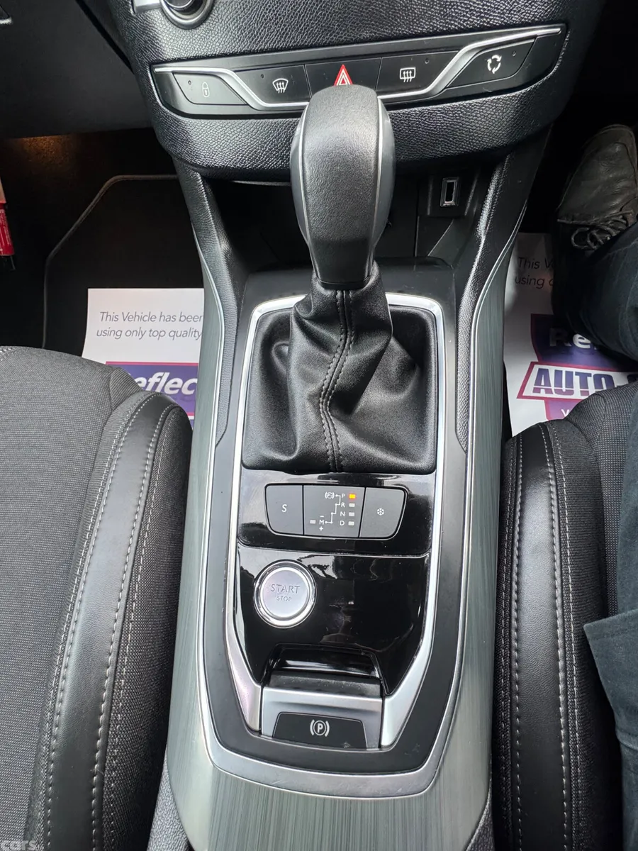 Peugeot 308 Hatchback, Petrol, 2017, White