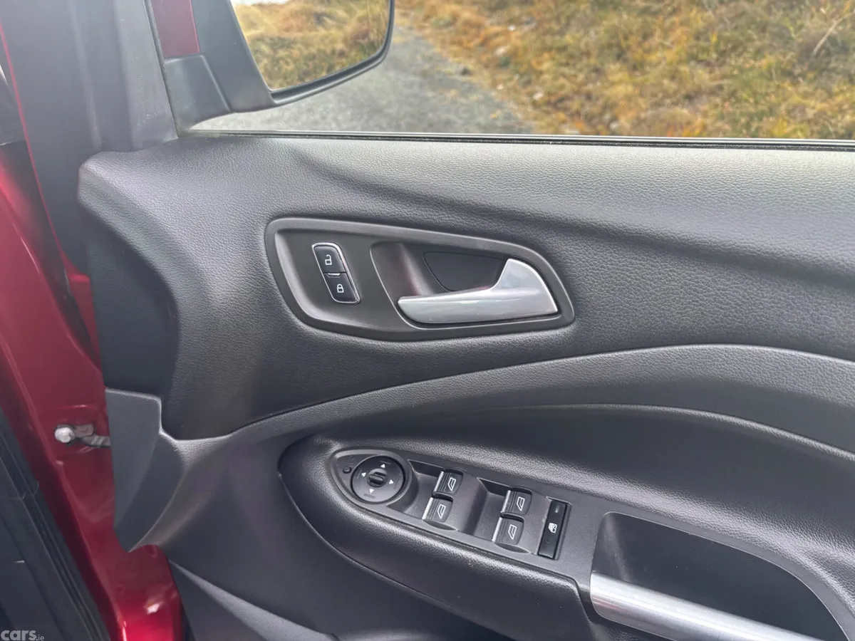 Ford Kuga SUV, Diesel, 2015, Red