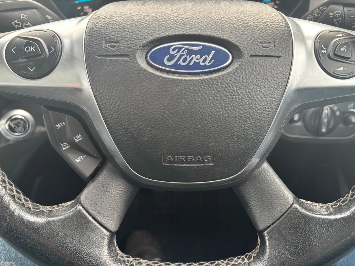 Ford Kuga SUV, Diesel, 2015, Red