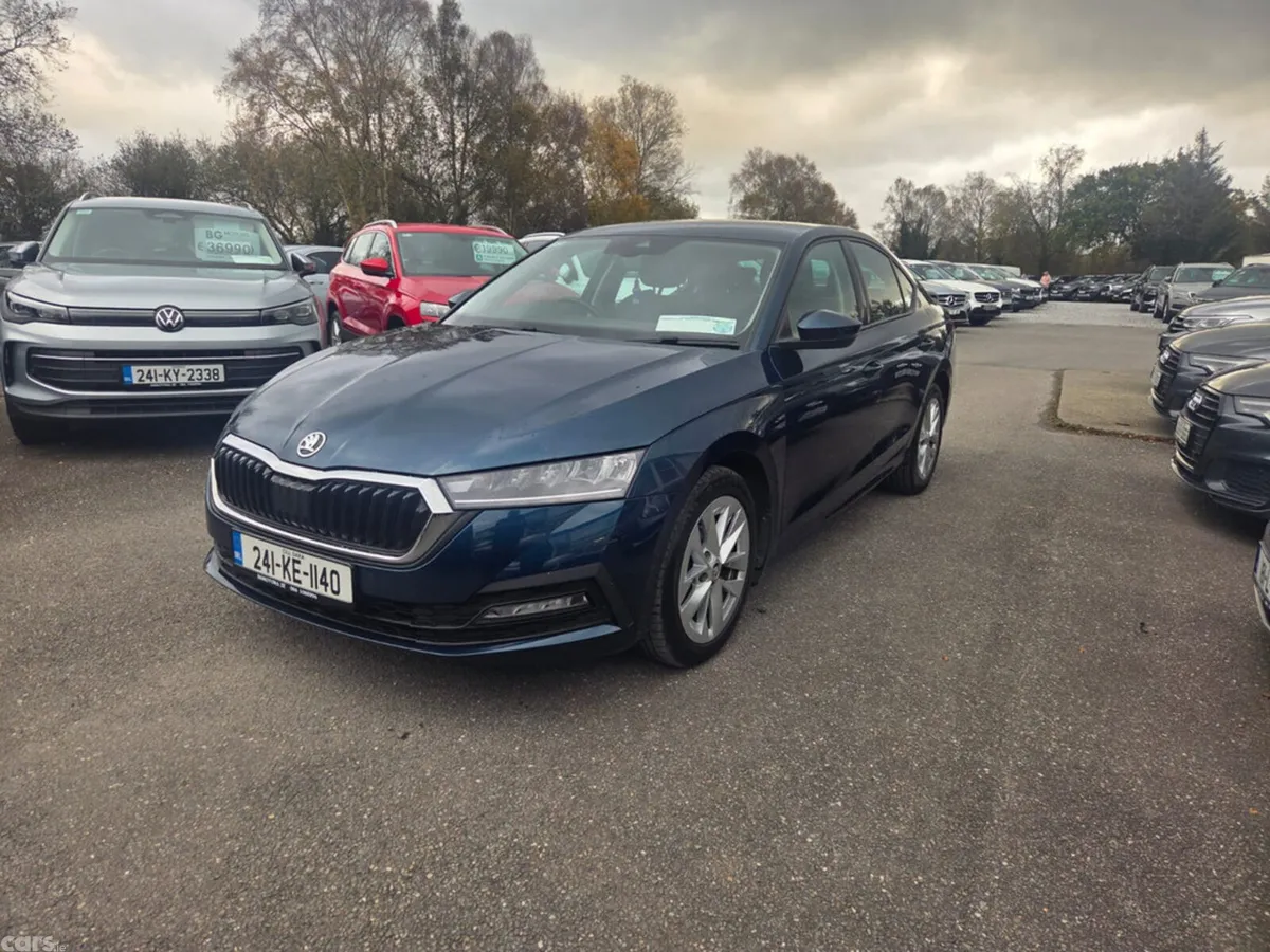 Skoda Octavia Saloon, Petrol Hybrid, 2024, Blue