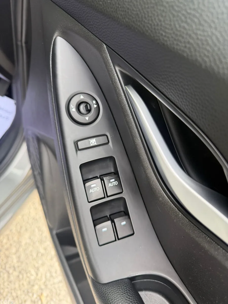 Hyundai ix20 MPV, Petrol, 2020, Grey