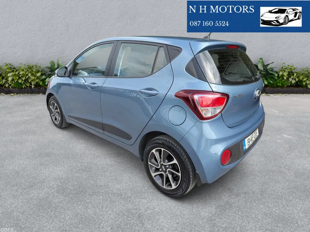 Hyundai i10 Hatchback, Petrol, 2019, Blue