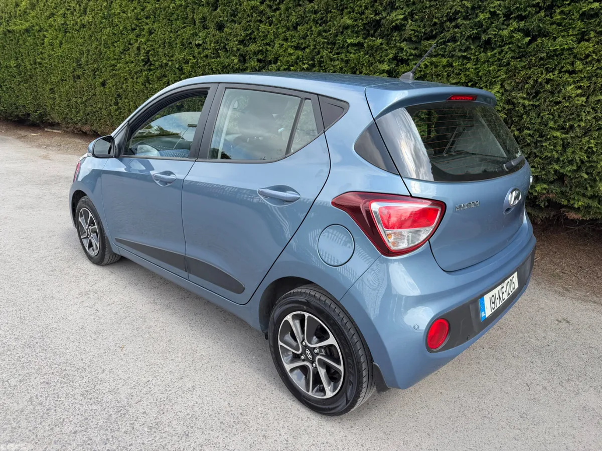 Hyundai i10 Hatchback, Petrol, 2019, Blue
