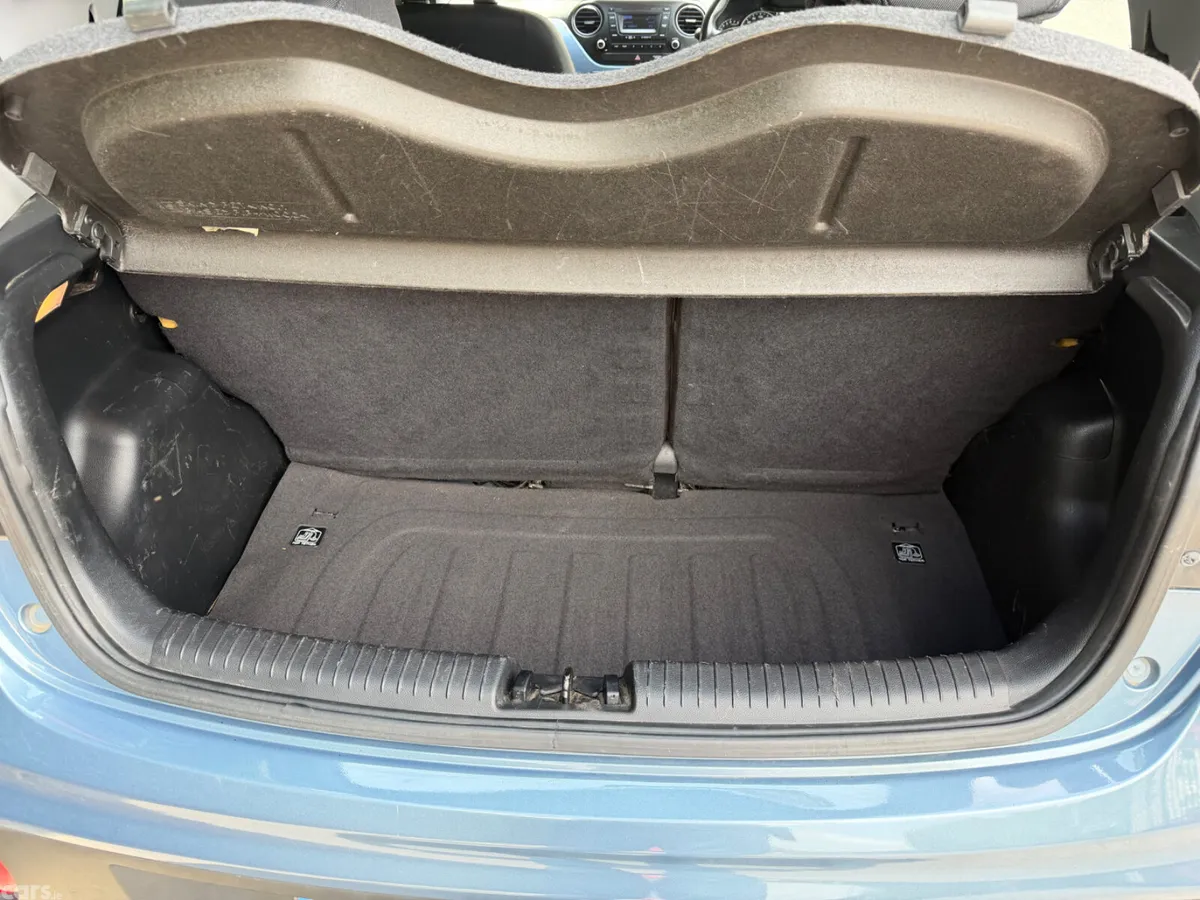 Hyundai i10 Hatchback, Petrol, 2019, Blue