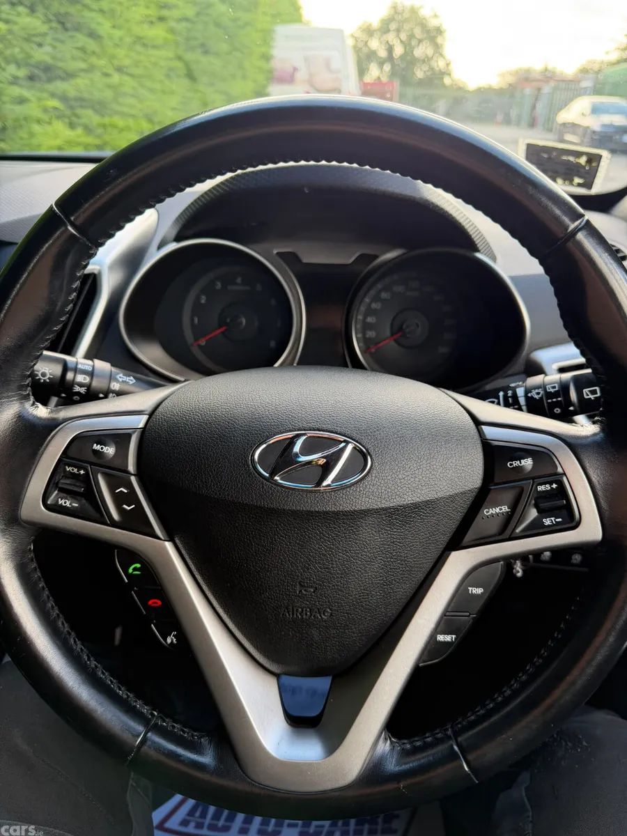 Hyundai Veloster Hatchback, Petrol, 2014, Black