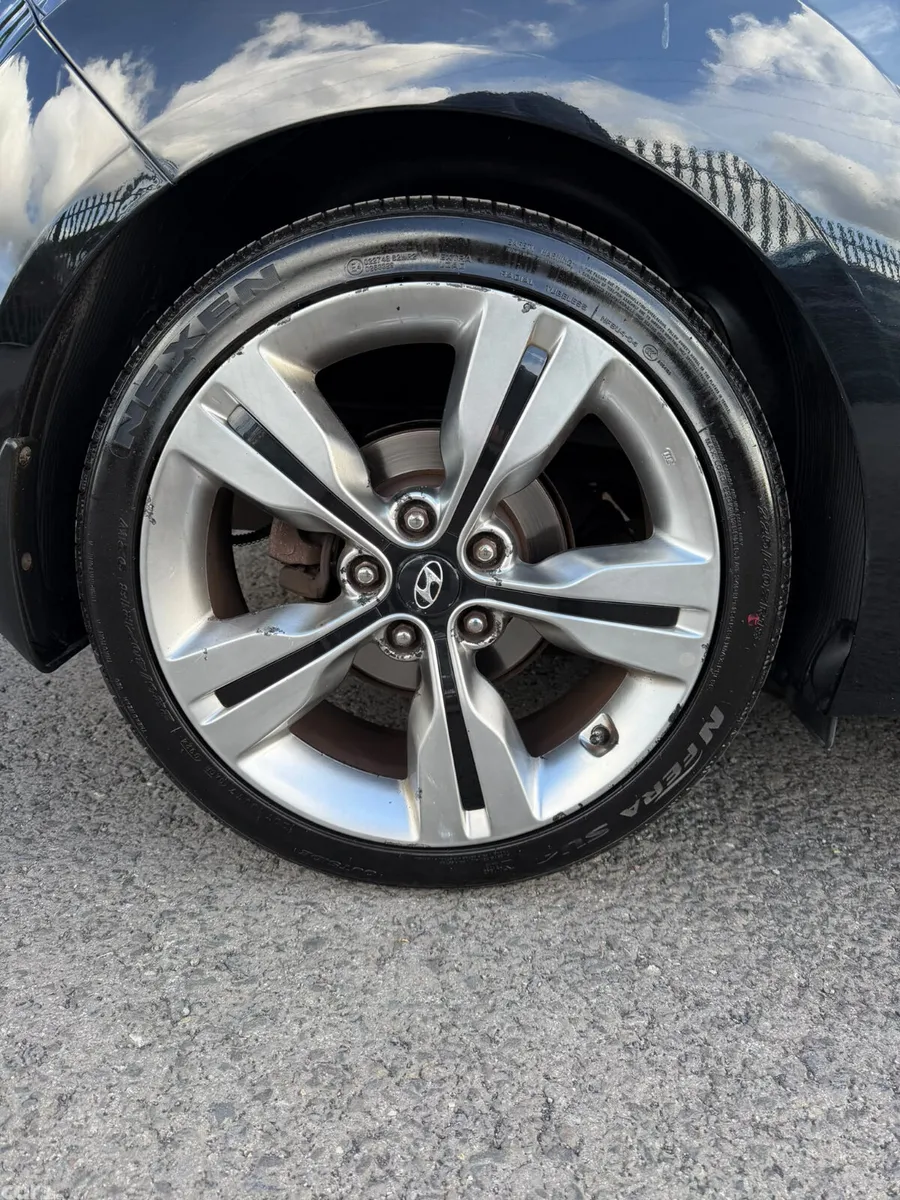 Hyundai Veloster Hatchback, Petrol, 2014, Black