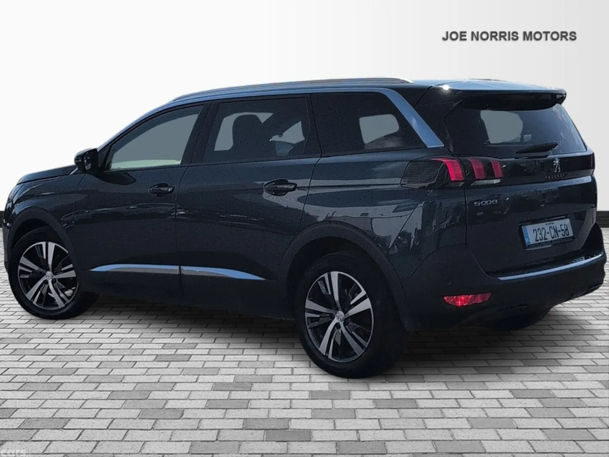 Peugeot 5008 MPV, Diesel, 2023, Blue