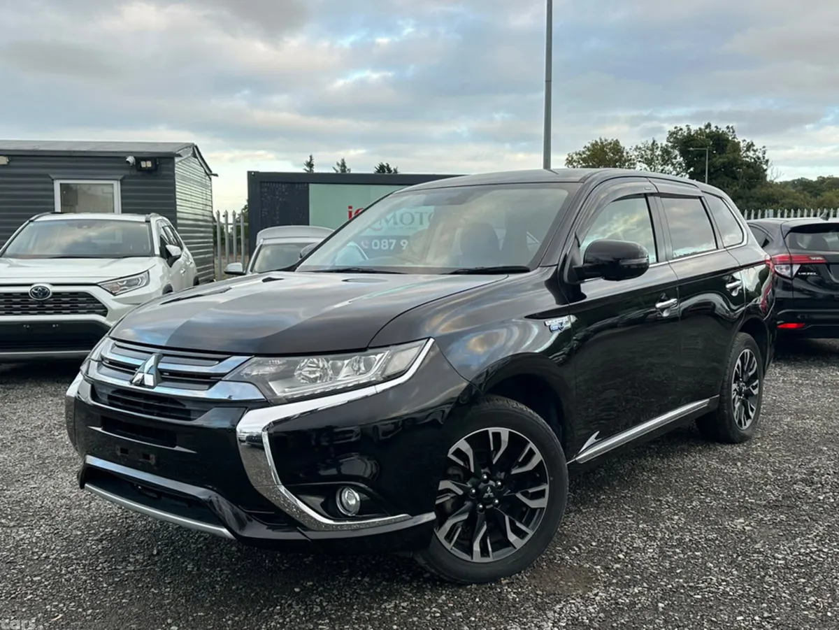 Mitsubishi Outlander SUV, Petrol, 2015, Black