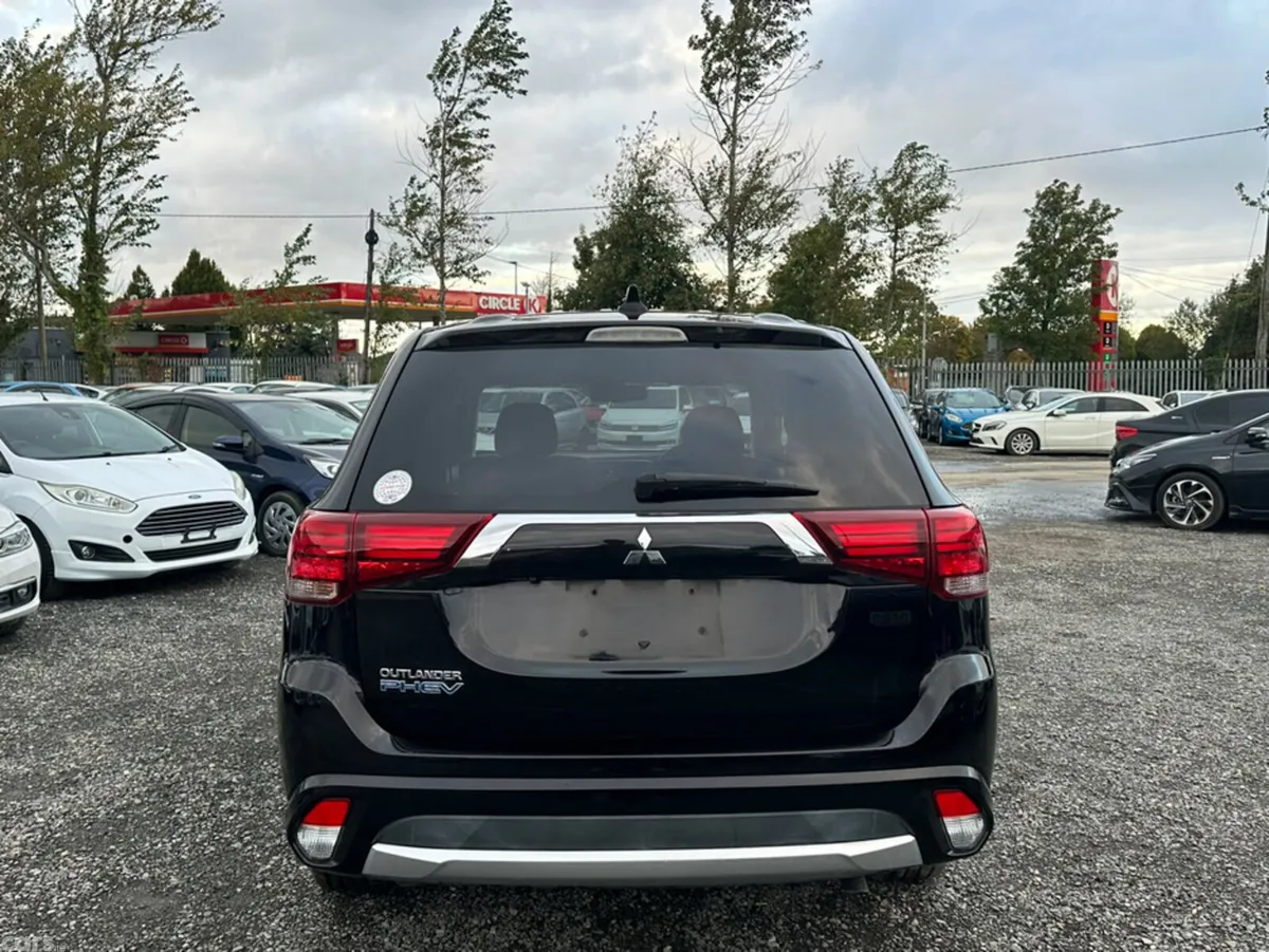 Mitsubishi Outlander SUV, Petrol, 2015, Black